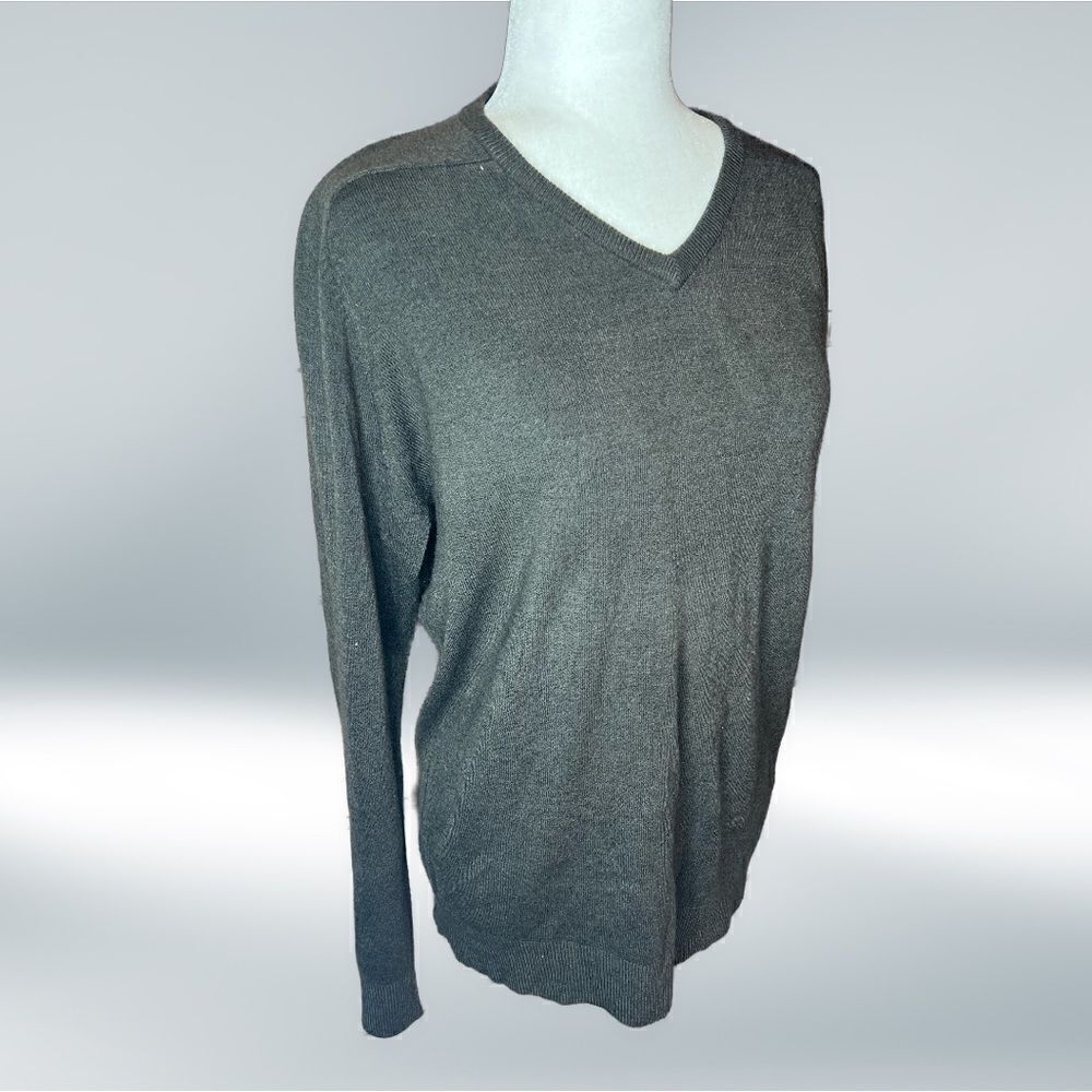 Mark & Spencer v neck knit long sleeved top size Small